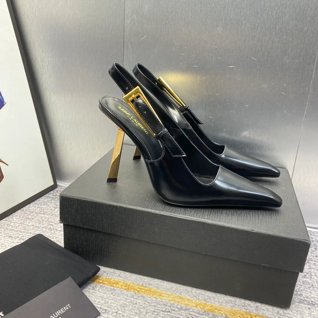 👟👟Ex-factory price 660👟👟 𝐒𝐚𝐢𝐧𝐭 𝐋𝐚𝐮𝐫𝐞𝐧𝐭# Saint Laurent 23F/W small gold bar high heels continue the past high-end and elegant ysl small gold bar heels are really good-looking! Saint Laurent square pointed toe slingback high-heeled shoes. The small gold bar heels really fully highlight the neat and minimalist annual party party. 👟👟factory price. A must-have for arty. Flash sale. So eye-catching. Upper: Customized cow patent leather. Outsole: Genuine leather outsole. Size: 35-40 (40 customized items are not returnable)